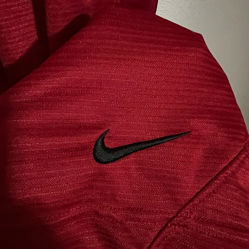 NIKE Classic Athletic Athleisure Basketball Shorts‎ Red and Black Men's Size L